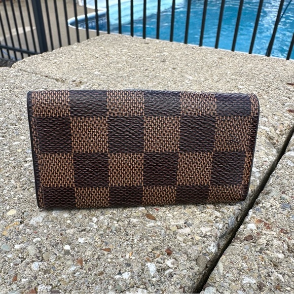 Louis. Vuitton Damier 4 key holder - Picture 2 of 8